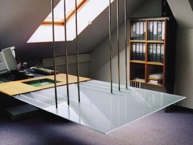 Compass Tisch